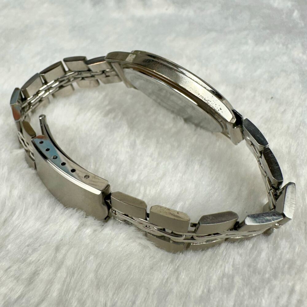 Fendi women’s silver watch 210G Good Pre-Owned - Picture 10 of 13